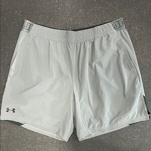 Under Armour Men's Light Gray Athletic Shorts